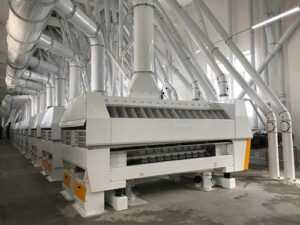 استفاده روزانه از دستگاه تصفیه آرد در کارخانه آسیاب کامل